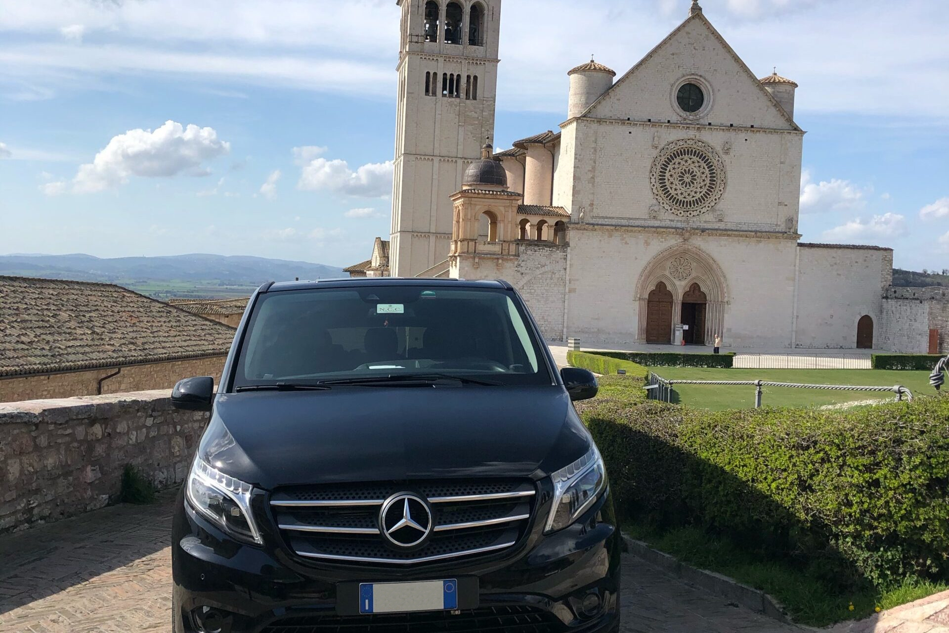 rental car and minivan in assisi. private tours